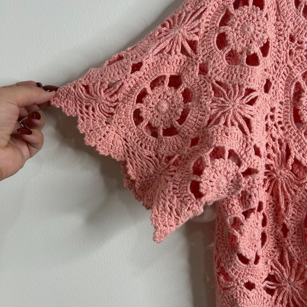 ROAMANS Pink Crochet V Neck Short Sleeve Overlay Top Size 22/24 Boho Cottage - Picture 3 of 8